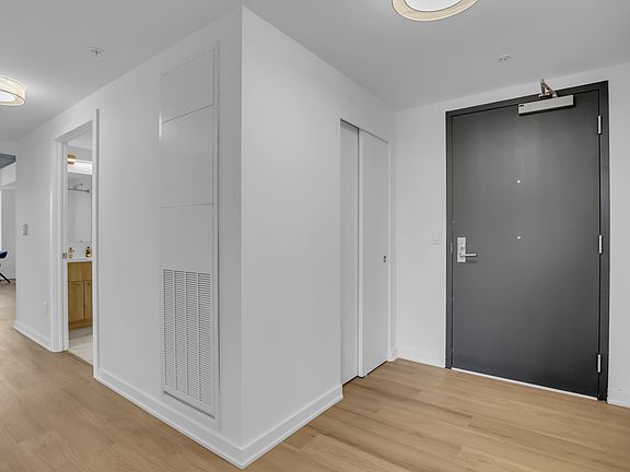 4th image of 36 Robinson Ave #Studio