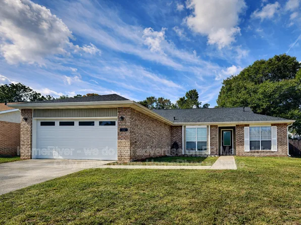 111 Steeplechase Dr, Crestview, FL 32539