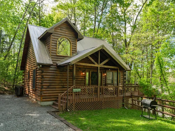 1020 Vine Ct, Sevierville, TN 37876