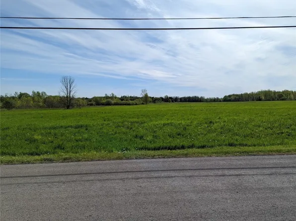 E Park St #24, Albion, NY 14411