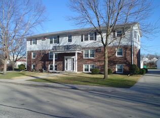 440 Stark Ave #B, Sycamore, IL 60178