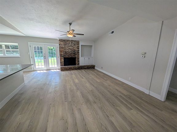 3rd image of 9705 Marlborough Dr