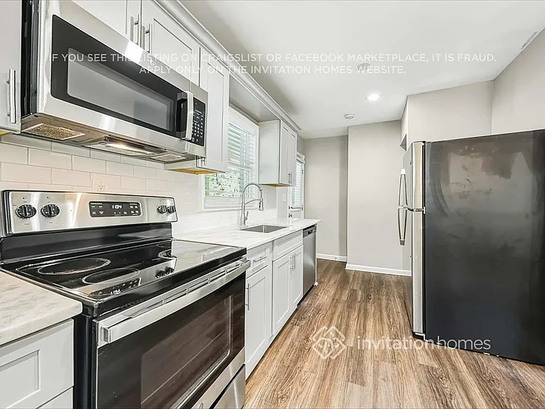 1095 Longshore Dr — Photo 8