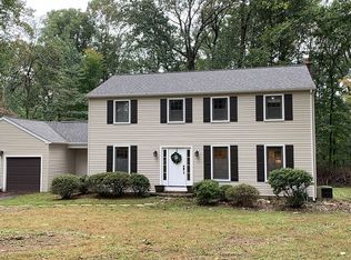 325 Woodland Dr, Downingtown, PA 19335