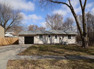 9620 Chester St, Lincoln, NE 68526