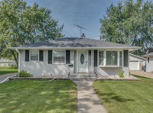 929 Gail Ave, Neenah, WI 54956