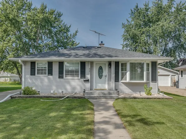 929 Gail Ave, Neenah, WI 54956