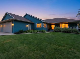 1041 Symphony Blvd, Neenah, WI 54956