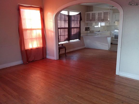 4th image of 1902 Keeler Ave