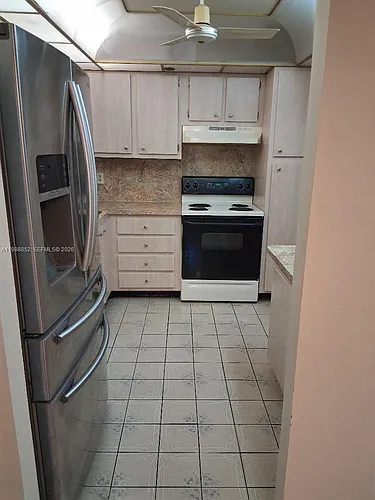 1100 Saint Charles Pl Photo 1