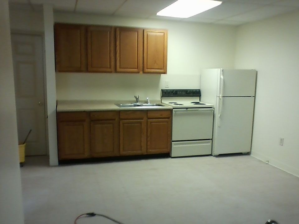 2nd image of 130 Kurtz Ave APT 4