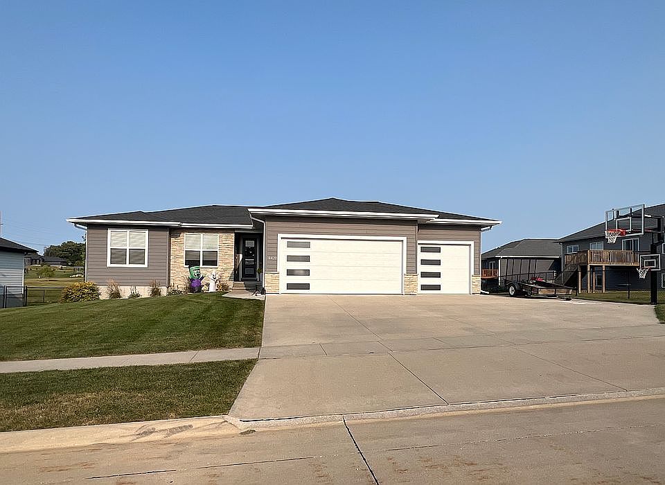 1st image of 4428 Ironwood Dr