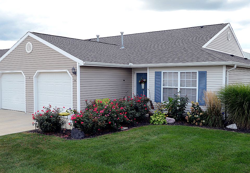 Comfortable Living amongst Charming Greenery