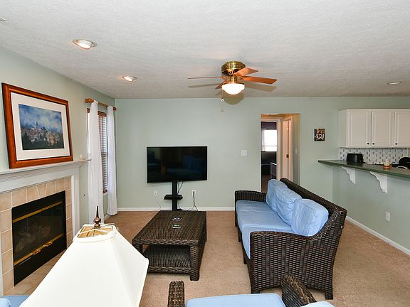 5th image of 427 Avon Village Pkwy Unit 212