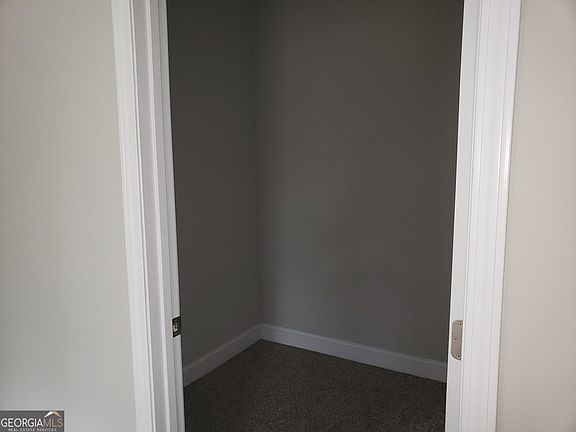 5th image of 327 Warrenton Pl