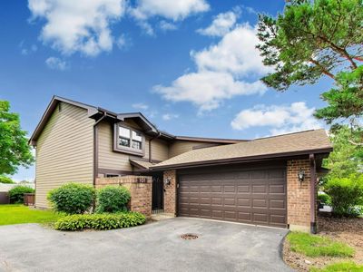 101 Indian Trail Dr, Westmont, IL, 60559