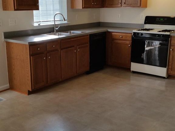 2nd image of 107 Galway Ln