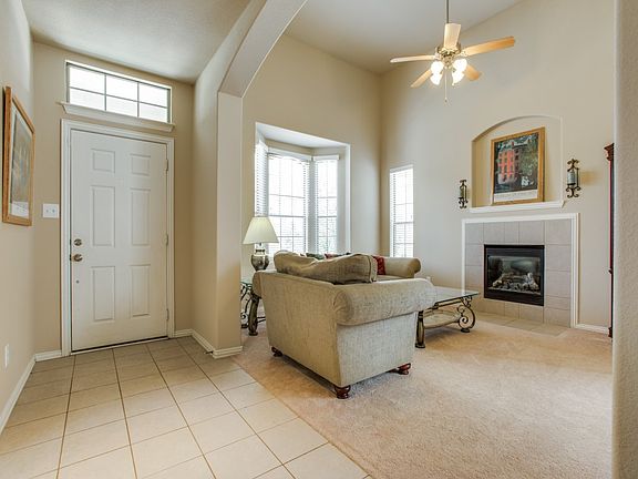 2nd image of 1712 Forsythe