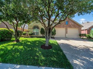 2684 Waterway Dr, Grand Prairie, TX 75054