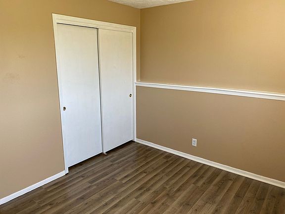 4th image of 465 W James St #2