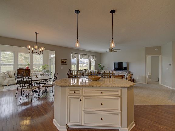 4th image of 843 Hancock Ct