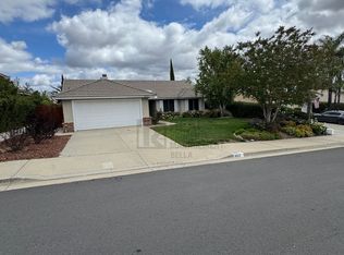 16517 Mountain St, Lake Elsinore, CA 92530