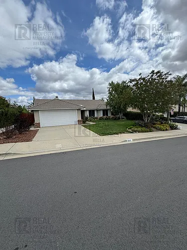16517 Mountain St Photo 1