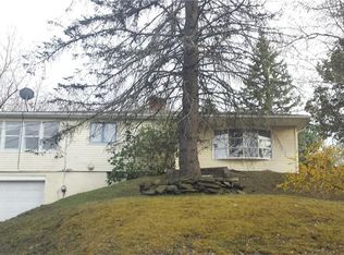 4 Green Briar Rd, Port Jervis, NY 12771