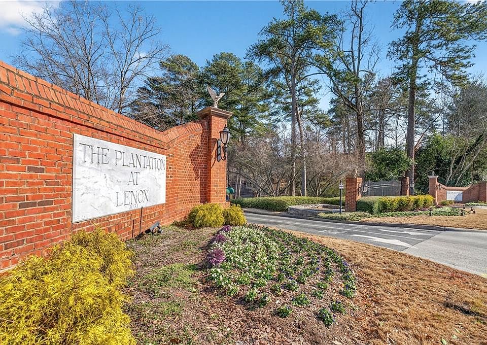 1st image of 27405 Plantation Dr NE