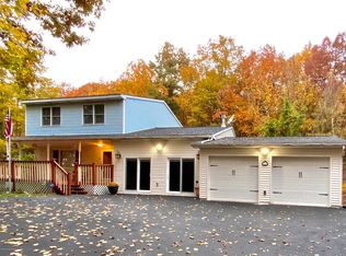 1644 N Rocky Mountain Dr, Effort, PA 18330