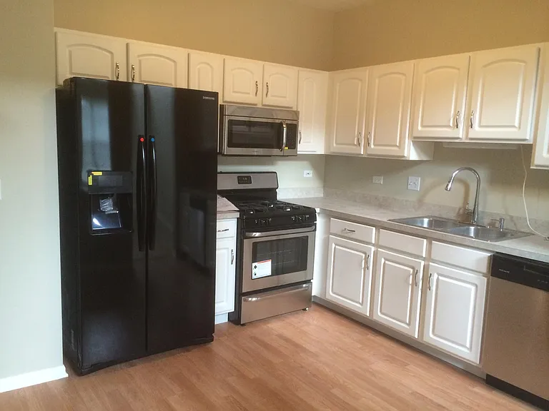 11S469 Rachael Ct — Photo 3