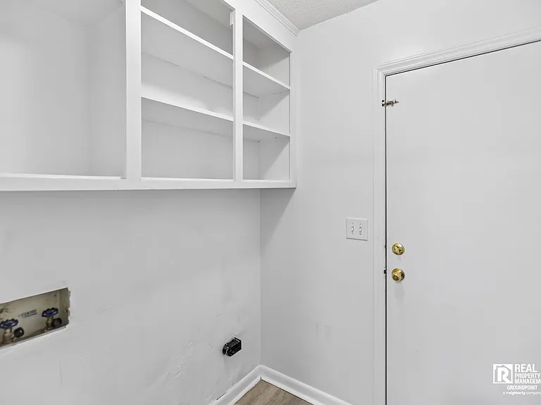 108 Eagle St — Photo 16