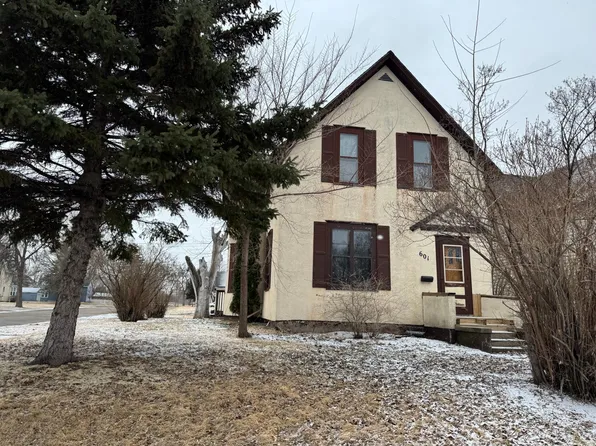 601 Pleasant Ave, Crookston, MN 56716