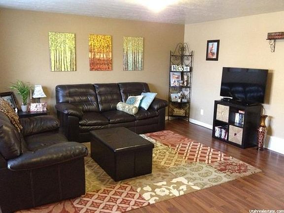 5th image of 593 W Goldenrod Way