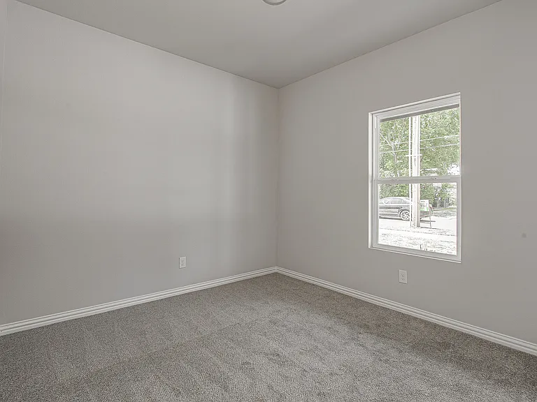 2511 Birdell St — Photo 13