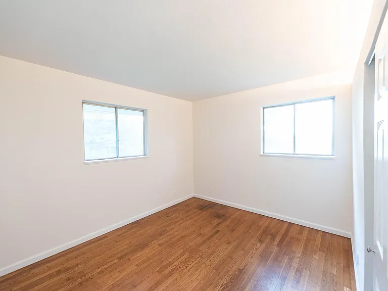 111 Susan Rd — Photo 7