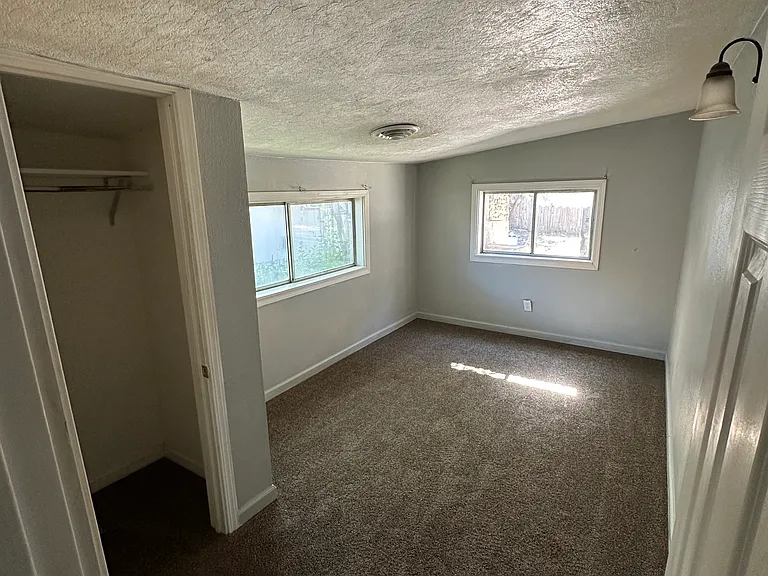213 Park St — Photo 8