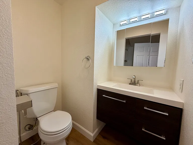 4550 Murietta Ave — Photo 15