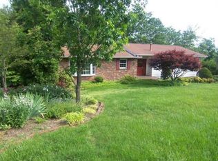 112 Greenbriar Ln, Oak Ridge, TN 37830