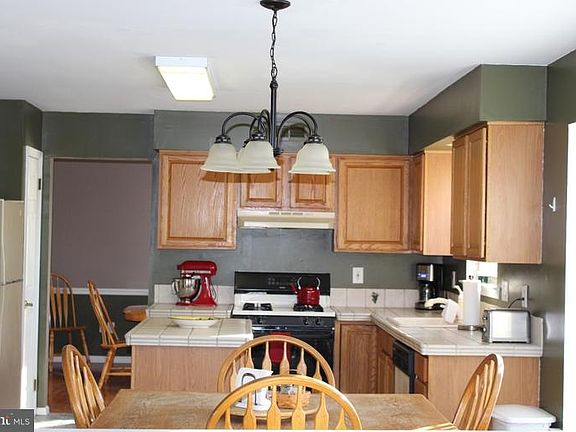 4th image of 195 Cliveden Dr