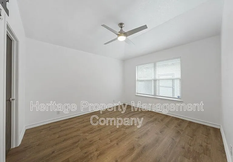 719 Eagle Trl — Photo 15