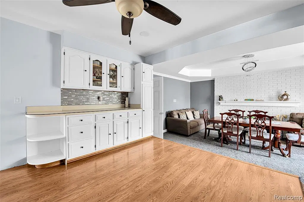 3 bed, 1590 sqft, $1,800 — Photo 4
