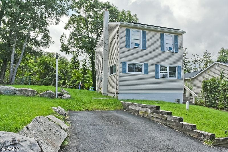 1st image of 117 Vermont Trail