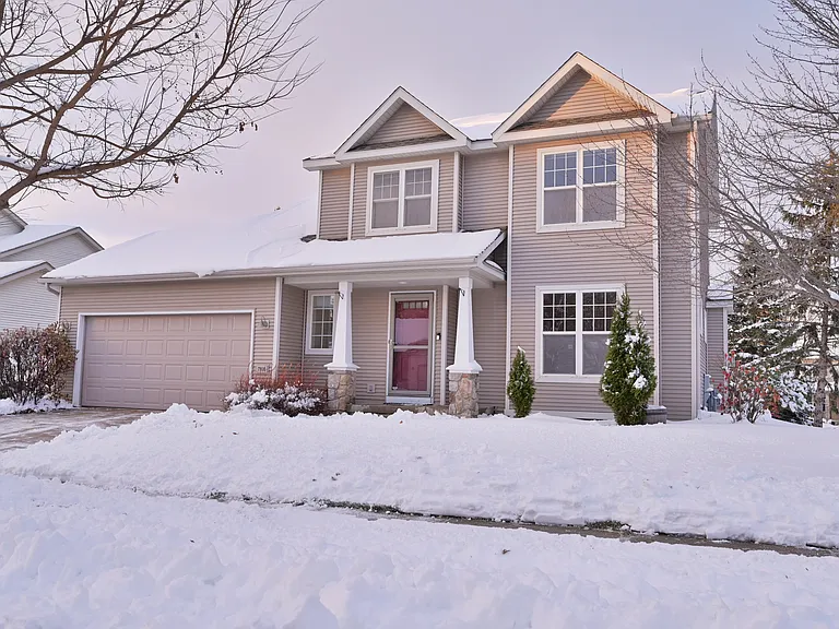 7810 Twinflower Dr — Photo 2