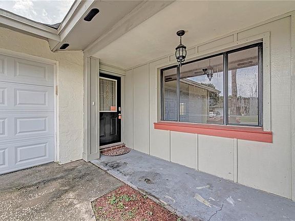 2nd image of 826 Pebblewood Dr