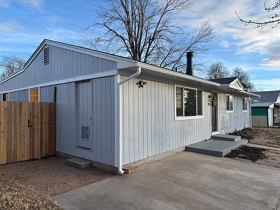 2nd image of 1213 Evergreen Dr