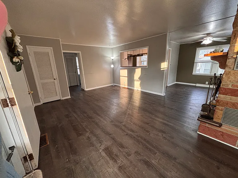 737 N Spring St — Photo 15
