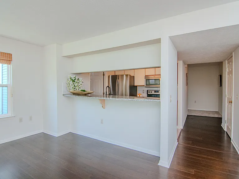 1704 Weatherstone Dr — Photo 4