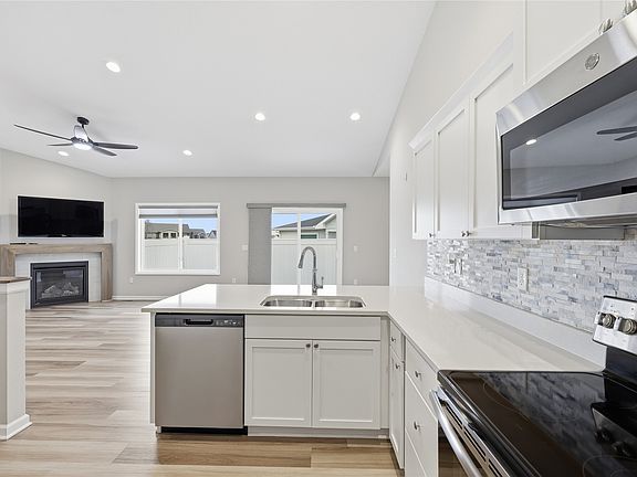4th image of 1445 Primrose Dr SE