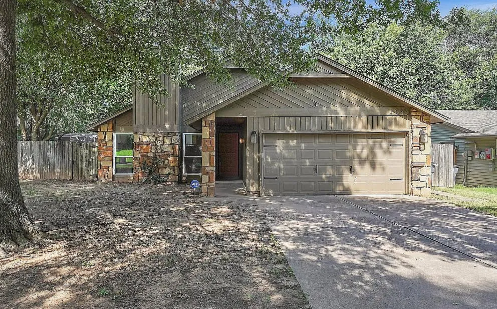 3 bed, 1578 sqft, $1,899 — Photo 1